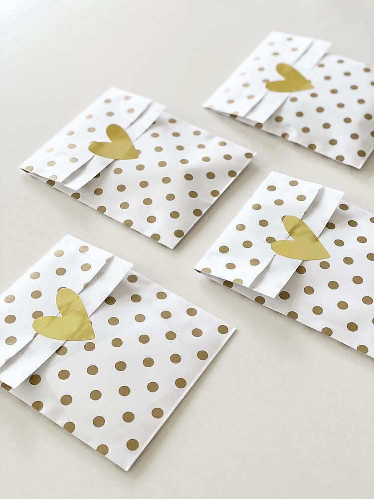 Kadozakje Gold Dots on White Kraft